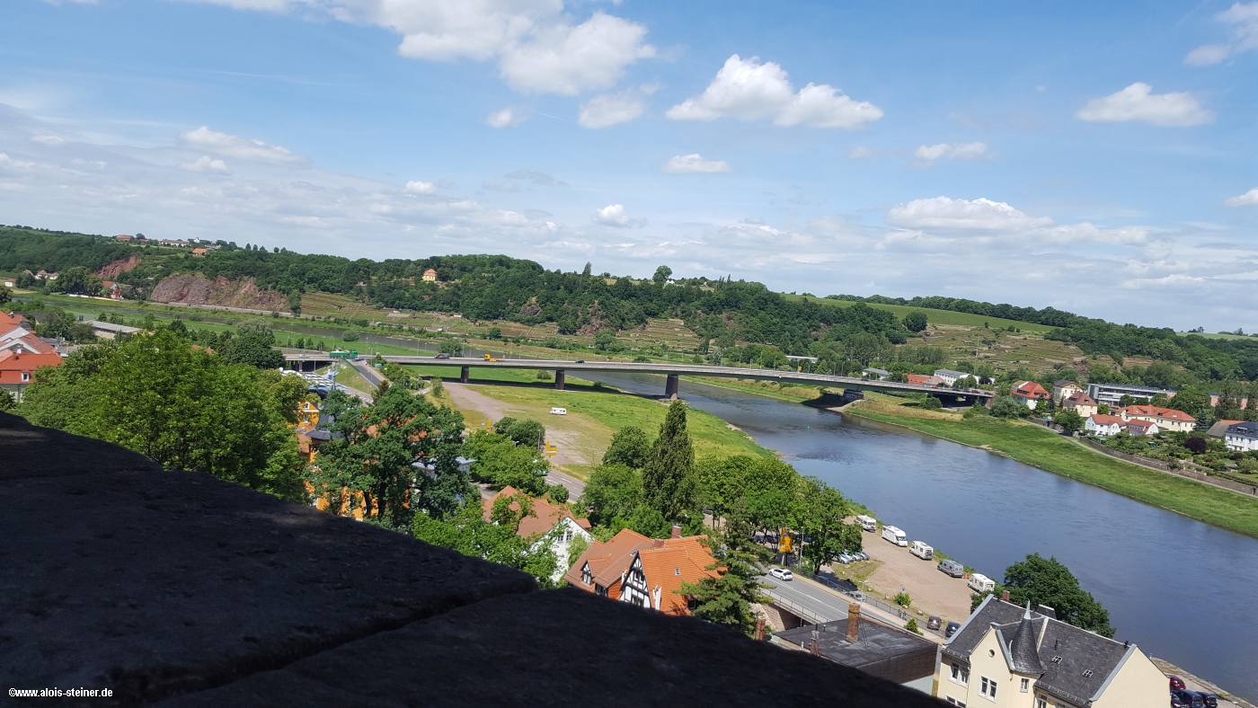 Blick von oben auf die Elbe